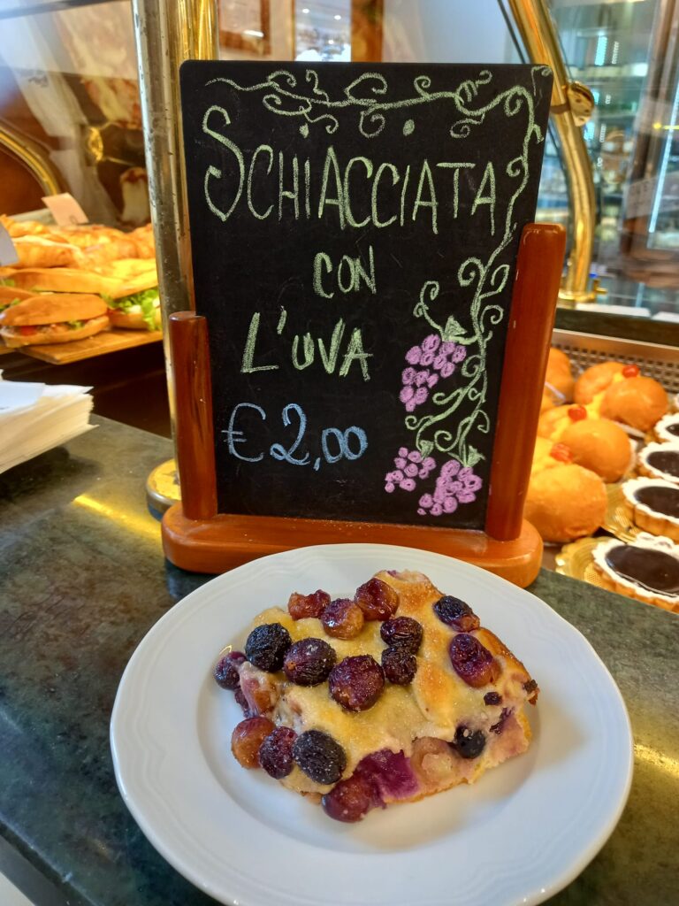 schiacciata con uva saida pasticceria